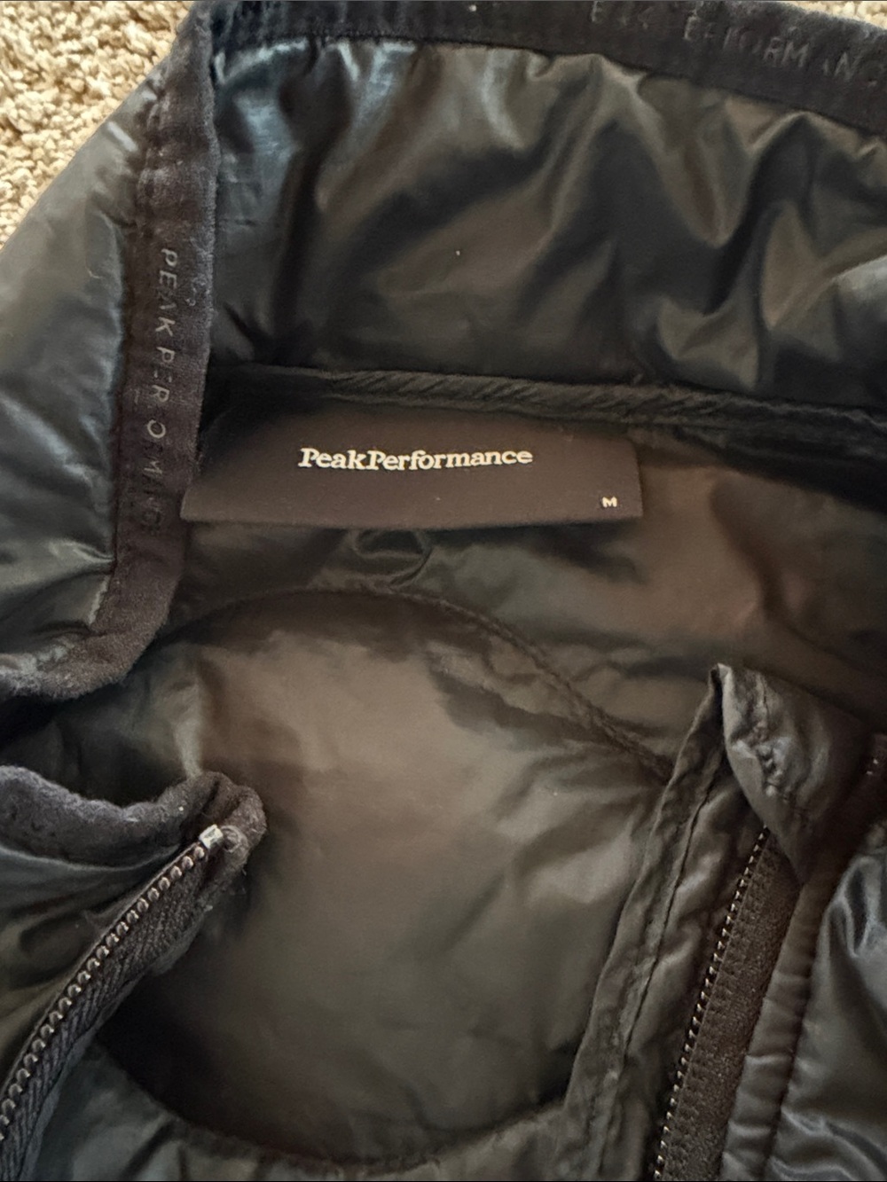 Peak Performance Helium Lightweight Jacket- Black - Picture 6 of 15